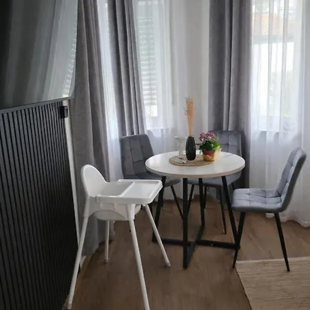 Asik Moderne Nahe Therme * Έρντινγκ